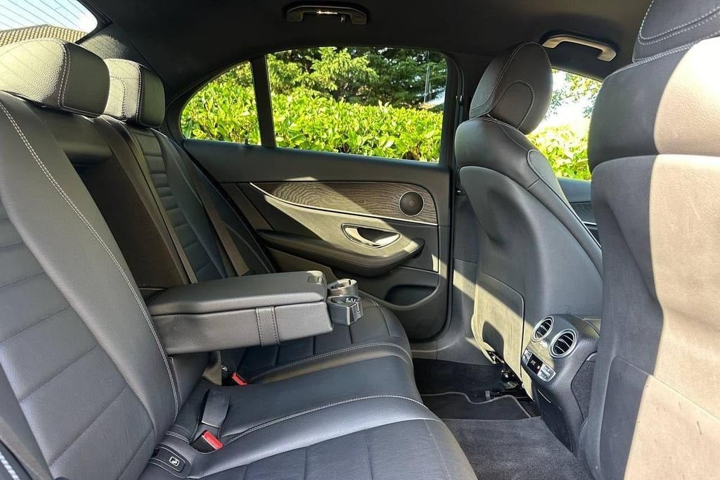 mercedes-eclass-interior